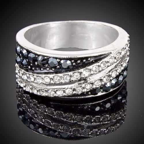 White Gold Filled Ring With 34 Simulated 1.2ct Diamonds And 16 Black Awn Stones Size 6 US