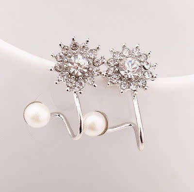 EXCUISITE!!!  Pearl And Rhinestone Earrings