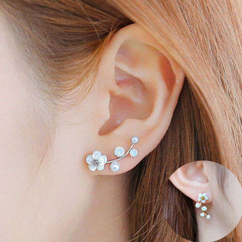 BEAUTIFUL!!!! Silver Flower And Pearl Earrings