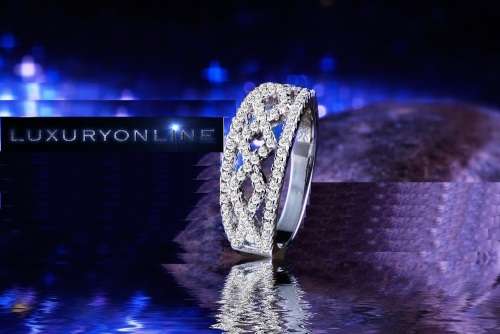 BRILLIANT!!   White Gold Filled Ring With 1.0ct Simulated Diamond Size 6 US