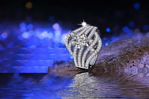 EXQUISITE!! 1,2ct Ring With Simulated Diamonds Size 6; 7; 8 US