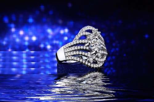 EXQUISITE!! 1,2ct Ring With Simulated Diamonds Size 6; 7; 8 US