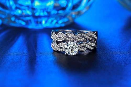 FANTASTIC!! 2.00ct Handcrafted Simulated Diamond Ring Set Size 6; 7; 8 US