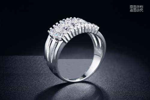 CAPTIVATING! Ring With 17 2,25ct Hand Crafted Simulated Diamonds Size 6 US