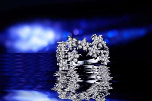 SUPERB! Star Ring With 1,25ct  Simulated Diamonds Size  6; 7; 8 US