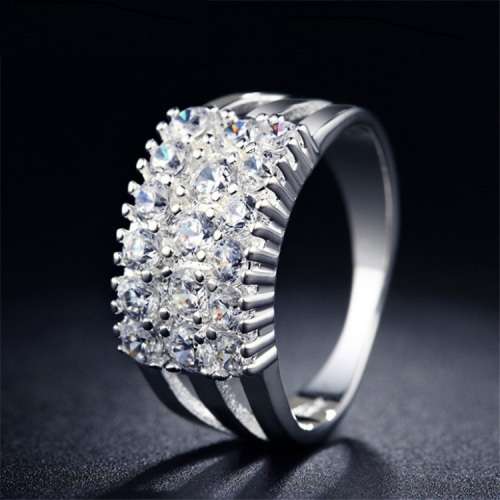 CAPTIVATING! Ring With 17 2,25ct Hand Crafted Simulated Diamonds Size 6 US