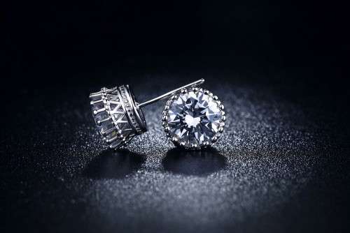 White Gold Filled 2,00ct Simulated Diamond Crown Earrings