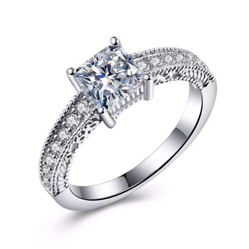 LOVELY! Ring With 15 Hand Crafted Simulated Diamonds Size 7 US