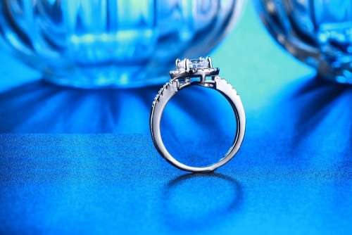 CAPTIVATING! Hand Crafted Simulated Diamond Ring Size 8 US