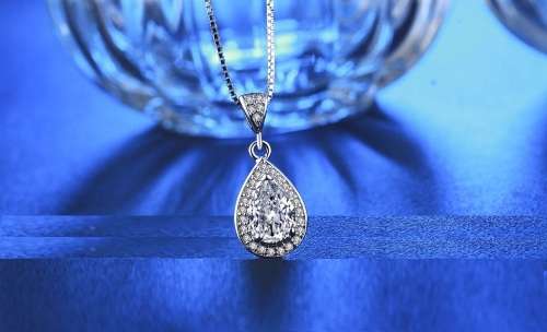 Teardrop Necklace With Simulated Diamonds