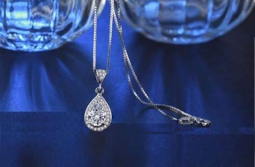Teardrop Necklace With Simulated Diamonds