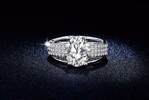 MARVELOUS! Ring With 49 2.00ct Hand Crafted Simulated Diamonds Size 6; 7 US