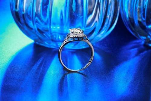 FANTASTICS!! Ring With 19 Hand Crafted Simulated Diamonds size 6 US