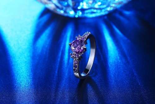DAZZLING! Ring With 11 Simulated Amethysts Size 6 US