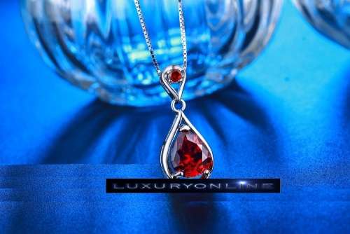 GORGEOUS! Simulated Ruby And Simulated Diamond Necklace