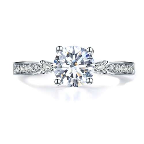 AMAZING! Ring With 0,75ct imulated Diamonds Size 9 US