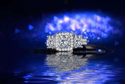 DAZZLING! Simulated Diamond Ring Size 6; 7; 8 US