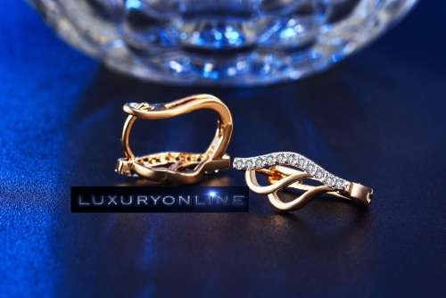 GORGEOUS! Leave Earrings With 10 0,25ct Simulated Diamonds