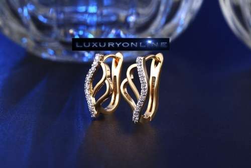 GORGEOUS! Leave Earrings With 10 0,25ct Simulated Diamonds