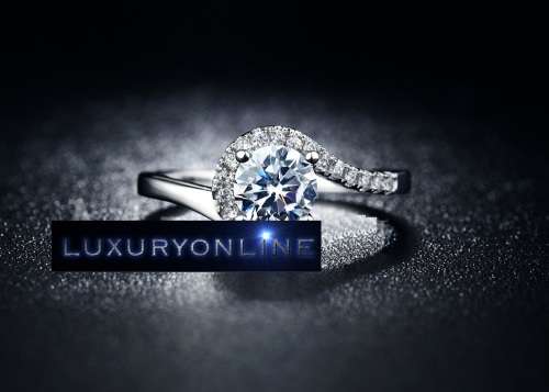 AMAZING! Hand Crafted Ring With 19 Simulated Diamonds Size 6; 7; 8; 9 US