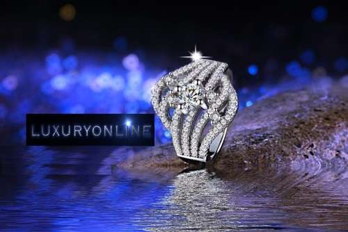 EXQUISITE!! Ring With 1,25ct Simulated Diamonds Size 6; 7 US