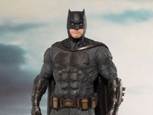 JUSTICE LEAGUE 1/10 Scale BATMAN ArtFX Figure -COLLECTOR'S ITEM