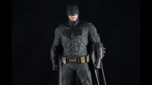 JUSTICE LEAGUE 1/10 Scale BATMAN ArtFX Figure -COLLECTOR'S ITEM