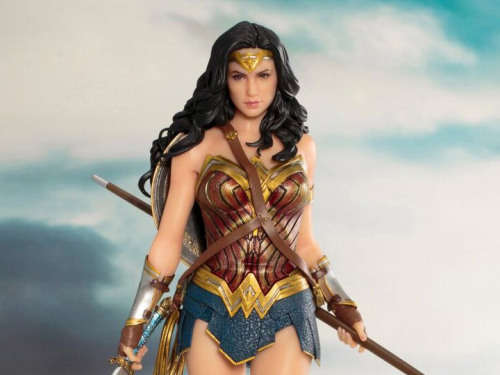 JUSTICE LEAGUE 1/10 Scale WONDER WOMAN ArtFX Collectable Figure