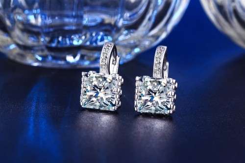 Hoop Earrings With 8 Simulated Diamonds