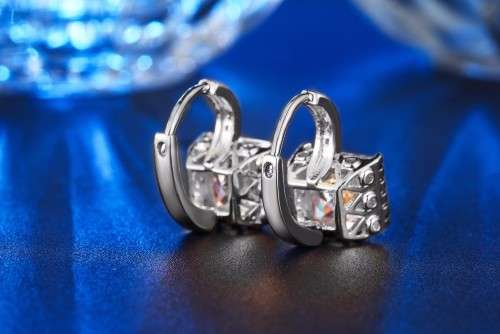 Hoop Earrings With 8 Simulated Diamonds