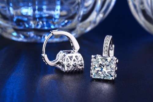 Hoop Earrings With 8 Simulated Diamonds