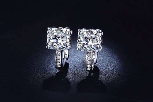 Hoop Earrings With 8 Simulated Diamonds