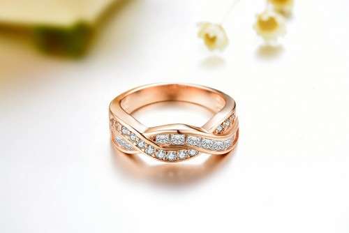AMAZING! Tocean Infinity Ring With 22 Simulated Diamonds Size 8 US