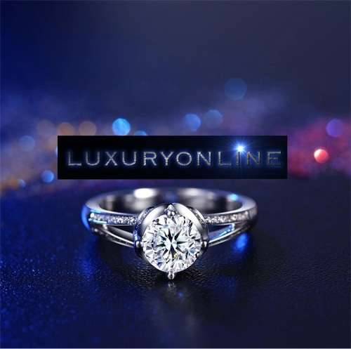 DEVINE!! Ring With 33 1,75ct Simulated Diamond Size 7 US