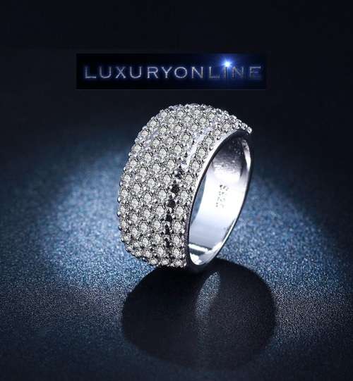 EXQUISITE! 0,75ct Simulated Diamond Ring Size 7 US