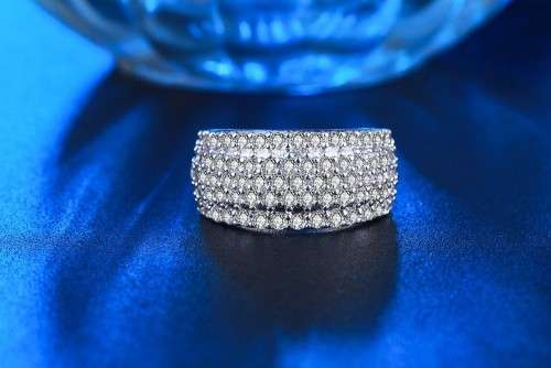 EXQUISITE! 0,75ct Simulated Diamond Ring Size 7 US