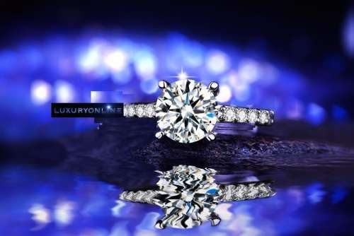 EXQUISITE! White Gold Filled Ring With 11 0,75ct imulated Diamonds Size 6; 7; 8; US