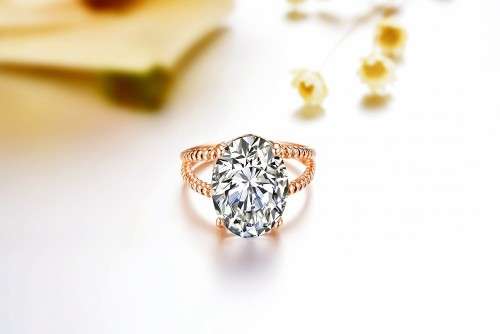 SUPURB! Tocean Ring With 2,00ct  Simulated Diamonds Size 6; 7; 8; 9 US