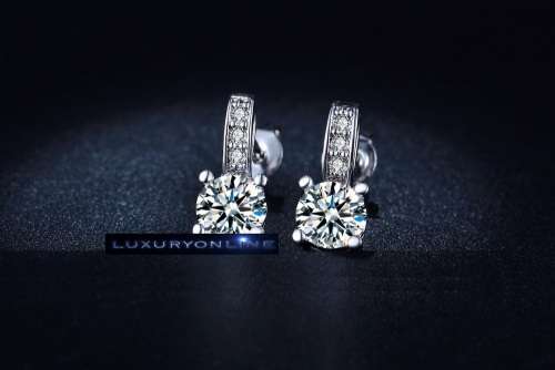 DIVINE! 1,75ct Simulated Diamond Earrings