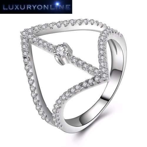 GORGEOUS! Hand Crafted 1,75 Carat Simulated Diamond Ring Size 8 US