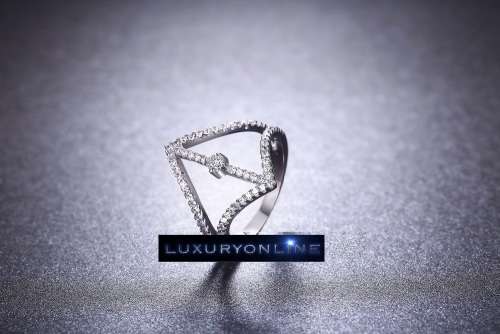 GORGEOUS! Hand Crafted 1,75 Carat Simulated Diamond Ring Size 8 US