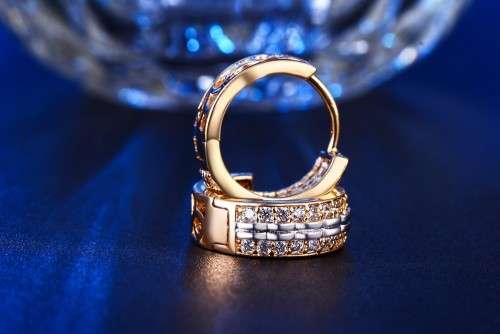 GORGEOUS! 17mm Hoop Earrings With 20 0,25ct Simulated Diamonds