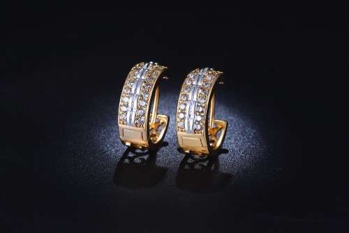GORGEOUS! 17mm Hoop Earrings With 20 0,25ct Simulated Diamonds