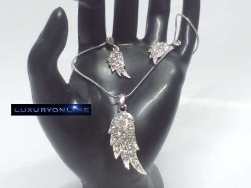 CAPTIVATING! Angel Wing And Earring Set With Simulated Diamonds