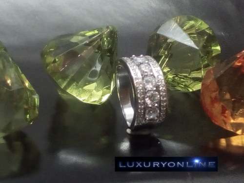 DAZZLING! Hand Crafted 0.75 Carat Simulated Diamonds Ring Size 8; 9 US