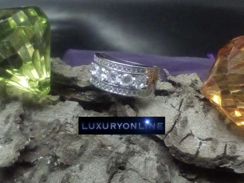 DAZZLING! Hand Crafted 0.75 Carat Simulated Diamonds Ring Size 8; 9 US