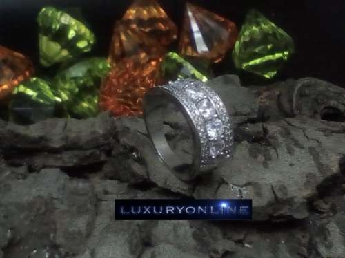 DAZZLING! Hand Crafted 0.75 Carat Simulated Diamonds Ring Size 8; 9 US