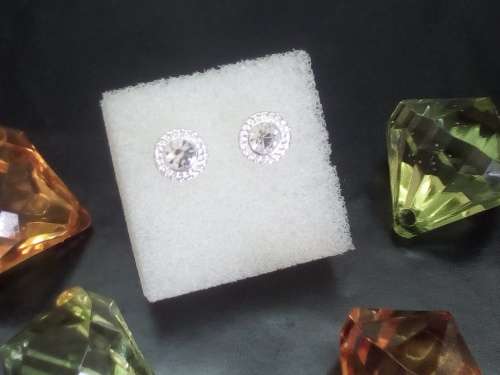GORGEOUS! Round 2.00 Carat Simulated Diamond Stud Earrings