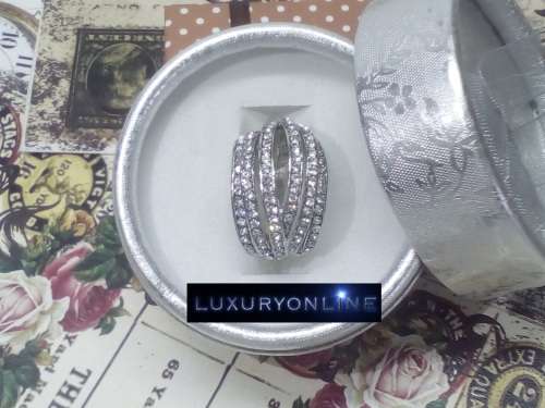 DAZZLING! Hand Crafted 0.75 Carat Simulated Diamonds Ring Size 9; 10 US