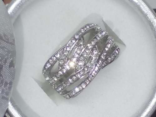 CAPTIVATING! Ring With 1,75 Carrot Hand Crafted Simulated Diamonds Size 7; 8; 9 US